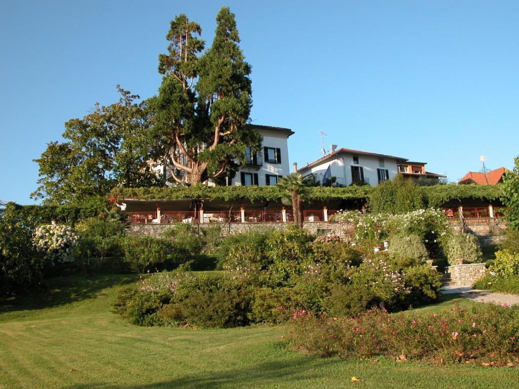 Il Sole Di Ranco Hotel Kültér fotó
