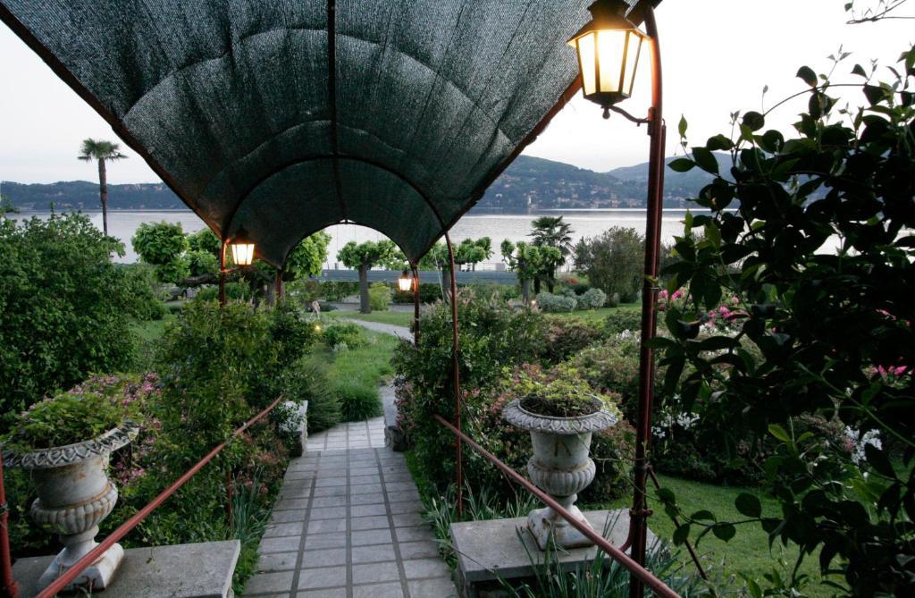 Il Sole Di Ranco Hotel Kültér fotó